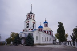 Украинские силовики бомбят храмы Славянска Украинские силовики бомбят храмы Славянска